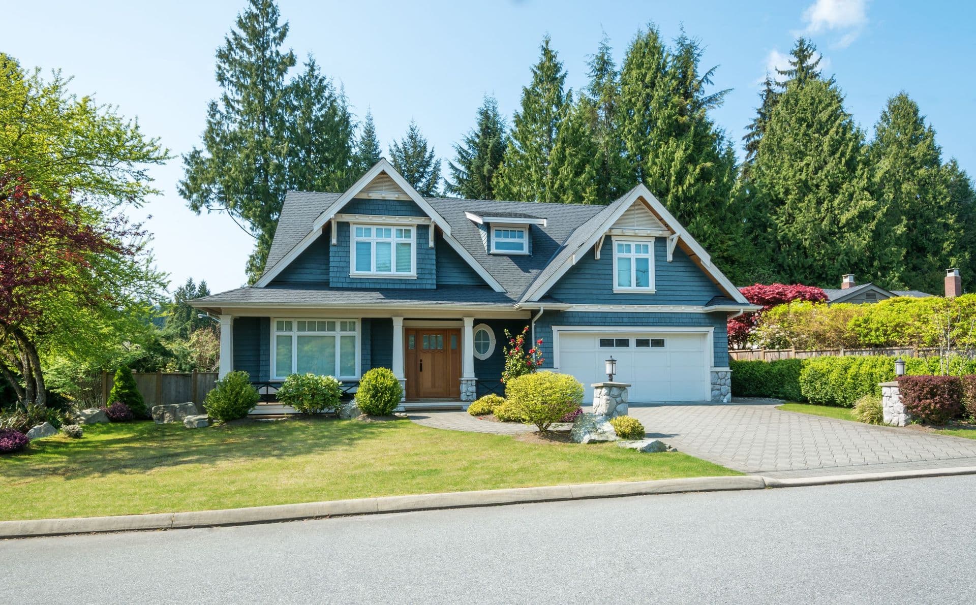 Luxury-blue-house-with-beautif